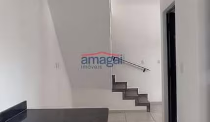 Casa com 2 quartos para alugar no Jardim América, Jacareí  por R$ 2.100