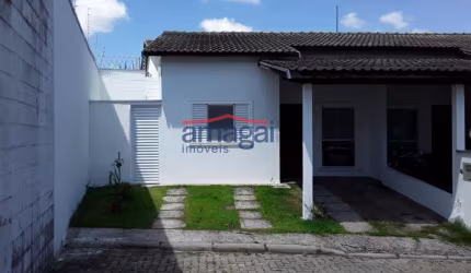 Casa em condomínio fechado com 2 quartos à venda no Bairro do Colonia, Jacareí  por R$ 320.000