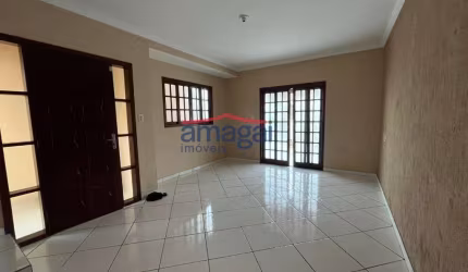 Casa com 3 quartos para alugar no Jardim Terras de São João, Jacareí  por R$ 2.900