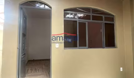 Casa com 2 quartos para alugar na Cidade Nova Jacareí, Jacareí  por R$ 1.500