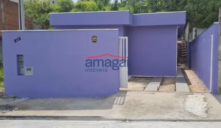 Casa com 2 quartos à venda no Jardim Leblon, Jacareí  por R$ 318.000
