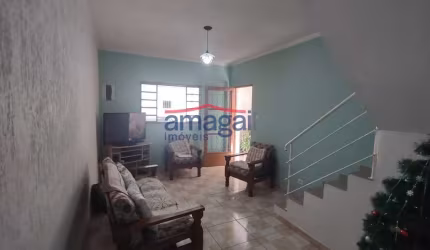 Casa com 2 quartos à venda no Parque Imperial, Jacareí  por R$ 290.000