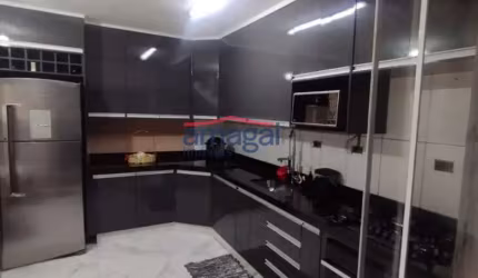 Casa com 4 quartos à venda no Jardim Colônia, Jacareí  por R$ 375.000