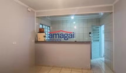 Casa com 3 quartos à venda na Vila Pinheiro, Jacareí  por R$ 310.000
