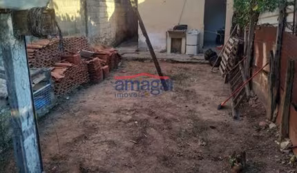 Casa com 1 quarto à venda no Jardim Pitoresco, Jacareí  por R$ 150.000