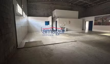 Barracão / Galpão / Depósito para alugar no Residencial Parque dos Sinos, Jacareí  por R$ 8.000