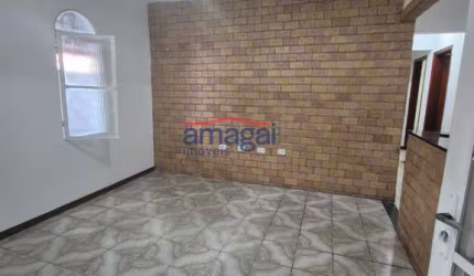 Casa com 3 quartos para alugar na Cidade Morumbi, São José dos Campos  por R$ 3.000