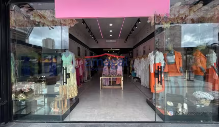 Sala comercial à venda no Centro, Jacareí  por R$ 245.000