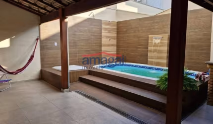 Casa em condomínio fechado com 3 quartos à venda no Condomínio Residence Club, Jacareí  por R$ 960.000