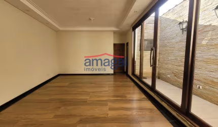 Casa com 1 quarto para alugar no Parque Santo Antônio, Jacareí  por R$ 1.800