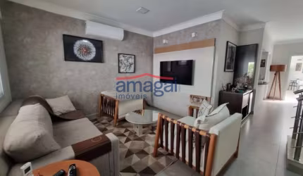 Casa em condomínio fechado com 4 quartos à venda no Jardim Santa Maria, Jacareí  por R$ 850.000