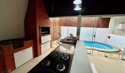 Casa com 2 dormitórios à venda, 108 m² por R$ 580.000,00 - Madri - Palhoça/SC
