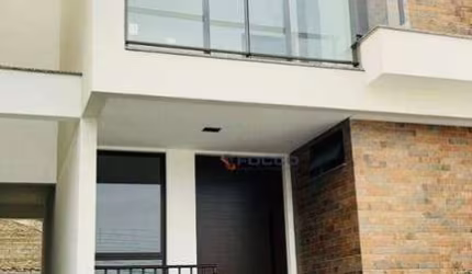Sobrado com 3 dormitórios à venda, 112 m² por R$ 690.000,00 - Serraria - São José/SC