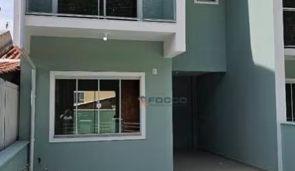 Sobrado com 2 dormitórios à venda, 69 m² por R$ 380.000,00 - Forquilhas - São José/SC