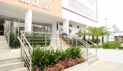 Apartamento com 3 dormitórios à venda, 93 m² por R$ 640.000,00 - Barreiros - São José/SC