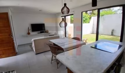 Casa com 2 quartos à venda na Servidão Rosalina Amélia dos Santos, 675, São João do Rio Vermelho, Florianópolis por R$ 450.000
