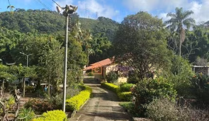 Excelente Granja dentro da cidade, no Barreira do Triunfo