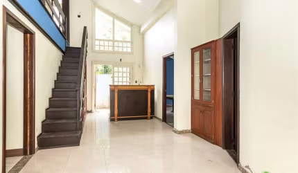 Prédio inteiro com 8 quartos à venda em Menino Deus - RS