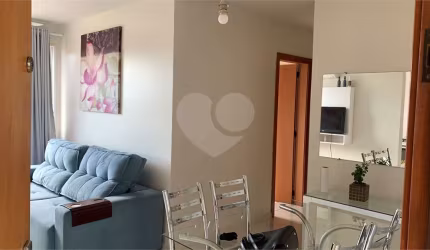 Apartamento com 2 quartos à venda em Azenha - RS
