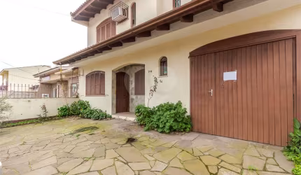 Sobrado com 5 quartos à venda em Sarandi - RS