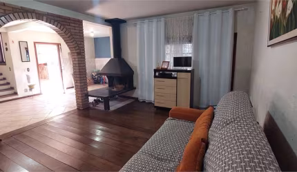Casa com 3 quartos à venda em Auxiliadora - RS