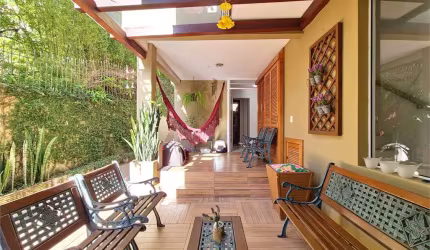 Casa com 4 quartos à venda em Menino Deus - RS