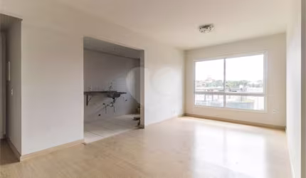 Apartamento com 3 quartos à venda em Jardim Carvalho - RS