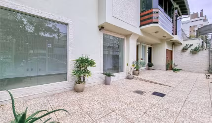 Casa com 3 quartos à venda ou para locação em Menino Deus - RS