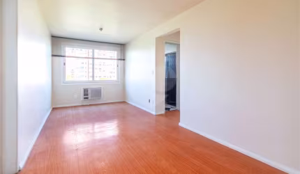 Apartamento com 2 quartos à venda em Azenha - RS