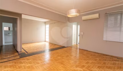 Apartamento com 3 quartos à venda ou para locação em Centro Histórico - RS