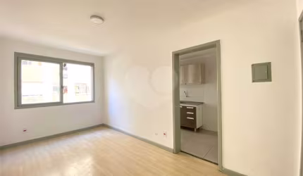 Apartamento com 2 quartos à venda ou para locação em Azenha - RS