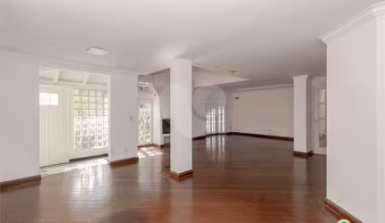 Casa com 3 quartos para locação em Auxiliadora - RS