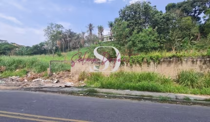Em Tribobó - SG  terreno à venda com 20.160m² em rua asfaltada