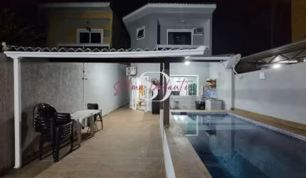 Em Itaipu casa a venda com 3 quartos (1 suíte) piscina e quintal