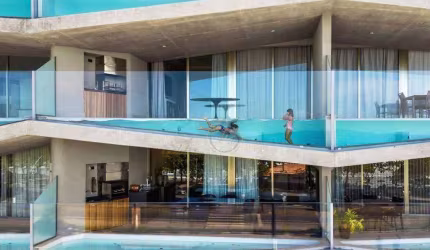 Luxuoso apartamento com piscina privativa