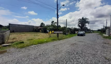 Amplo terreno próximo de área industrial em Araquari.