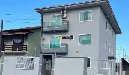 Apartamento / Iririú