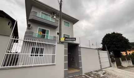 Apartamento / Iririú