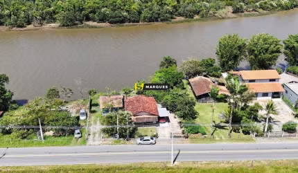 Casa à Venda na Barra do Itapocú/Araquari