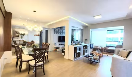 Vendo lindo apto no Via Farol, todo reformado, andar alto