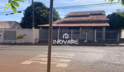 Casa com 3 dormitórios para alugar, 272 m² por R$ 2.500,00/mês - Setor Central - Itumbiara/GO