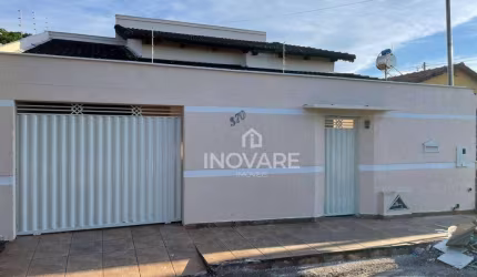 Casa com 3 dormitórios à venda, 159 m² por R$ 300.000,00 - Setor Primavera - Araporã/MG