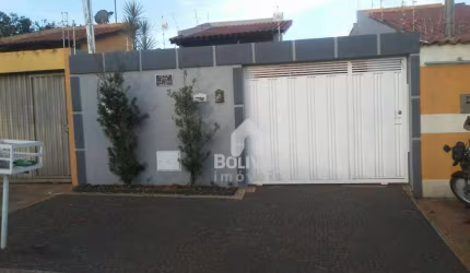 Casa com 2 dormitórios para alugar, 80 m² por R$ 1.700,00/mês - Vila Vitória - Itumbiara/GO