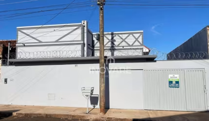 Casa com 3 dormitórios, 140 m² - venda por R$ 320.000,00 ou aluguel por R$ 1.600,00/mês - Setor Bela Vista - Itumbiara/GO