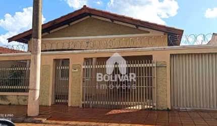 Casa com 3 dormitórios, 190 m² - venda por R$ 400.000,00 ou aluguel por R$ 2.000,00/mês - Setor Social - Itumbiara/GO