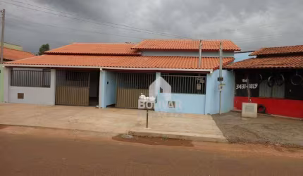 Casa com 2 dormitórios para alugar por R$ 900,00/mês - Dom Velloso - Itumbiara/GO