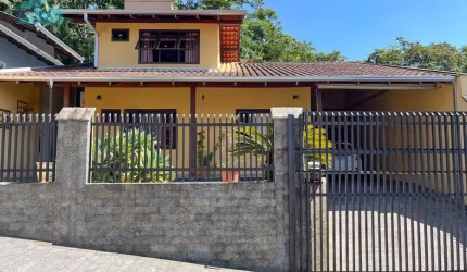 Casa com 3 quartos à venda em Água Verde, Blumenau , 279 m2 por R$ 740.000