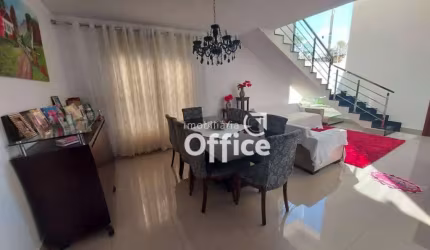 Sobrado com 4 dormitórios à venda, 290 m² por R$ 1.200.000,00 - Residencial Jardins Do Lago - Anápolis/GO