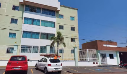 Apartamento com 3 dormitórios para alugar, 72 m² por R$ 1.310,00/mês - Vila Jaiara - Anápolis/GO