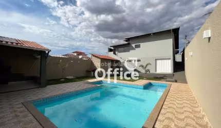 Casa com 3 dormitórios à venda, 180 m² por R$ 950.000,00 - Jardim das Samambaias - Anápolis/GO